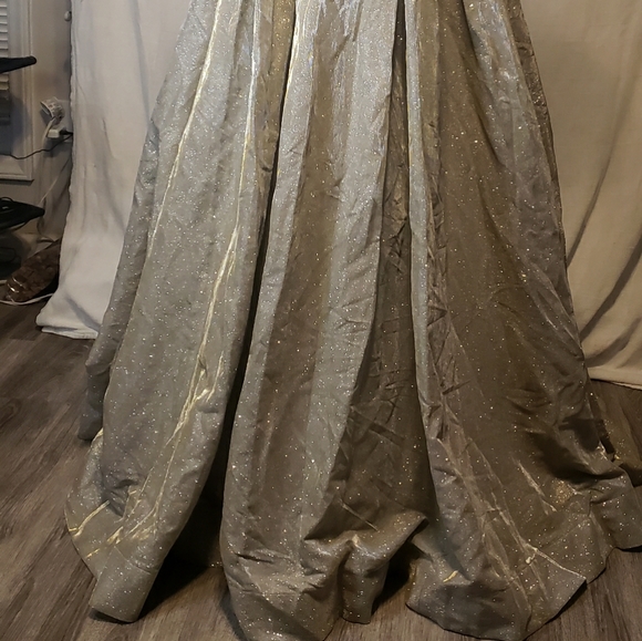 By IEENA for Mac Duggal   dress silver - Picture 6 of 7